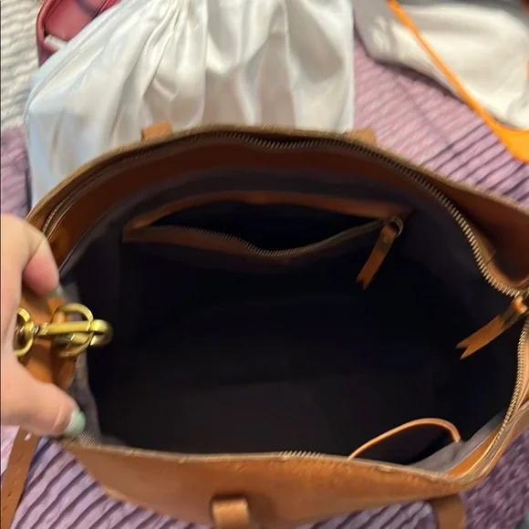 Elegant Brown Leather Tote Bag - Picture 3 of 5